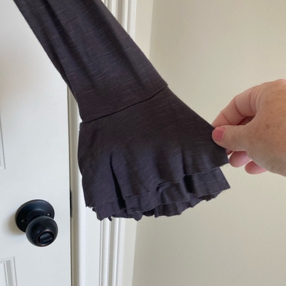 Altard State Womens Velvet Floral Boho Bell Sleeve Blouse Tip Size S Grey Red - Picture 5 of 11